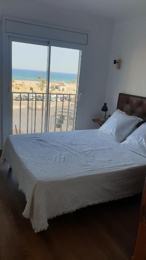 Les Vagues Au Balcon Apartment Empuriabrava Bagian luar foto