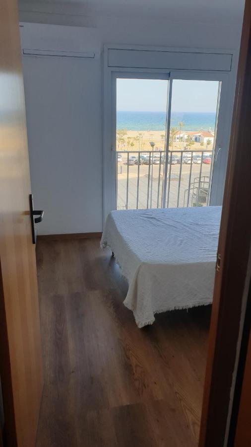 Les Vagues Au Balcon Apartment Empuriabrava Bagian luar foto