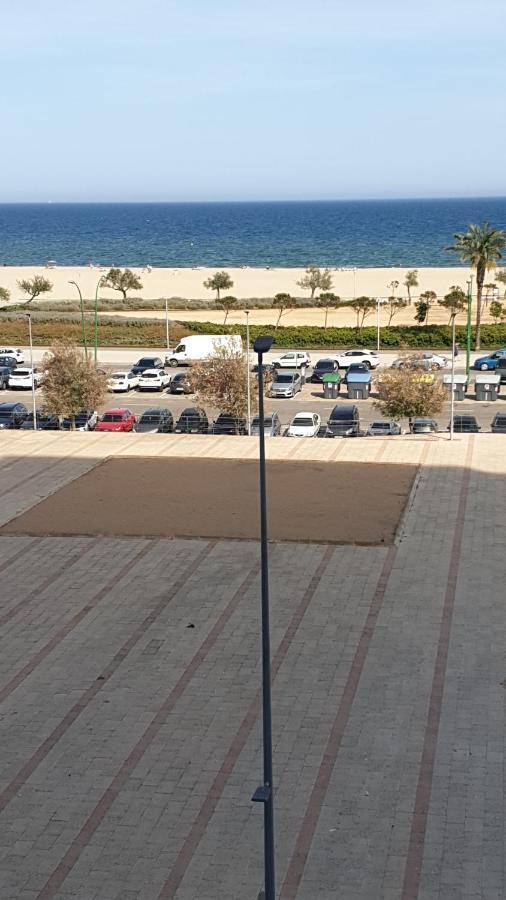 Les Vagues Au Balcon Apartment Empuriabrava Bagian luar foto
