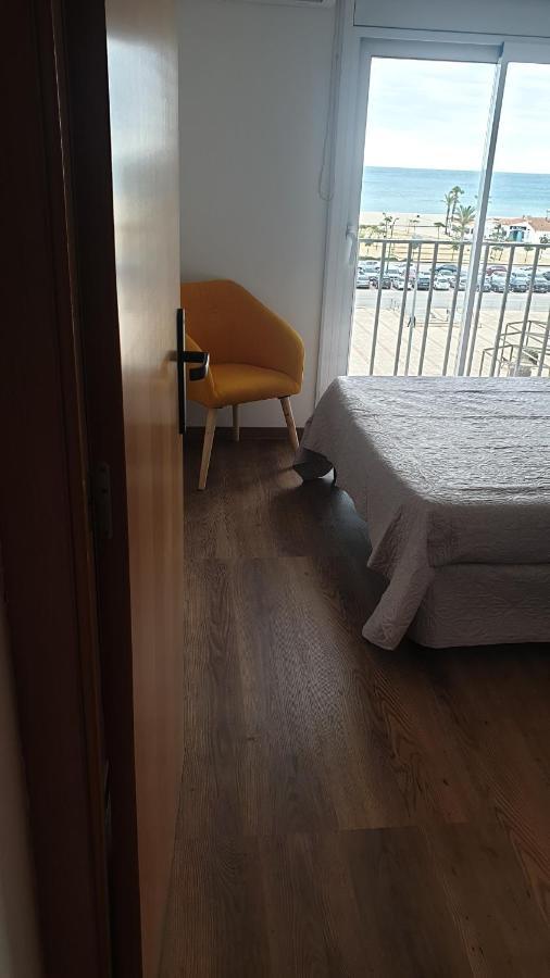 Les Vagues Au Balcon Apartment Empuriabrava Bagian luar foto